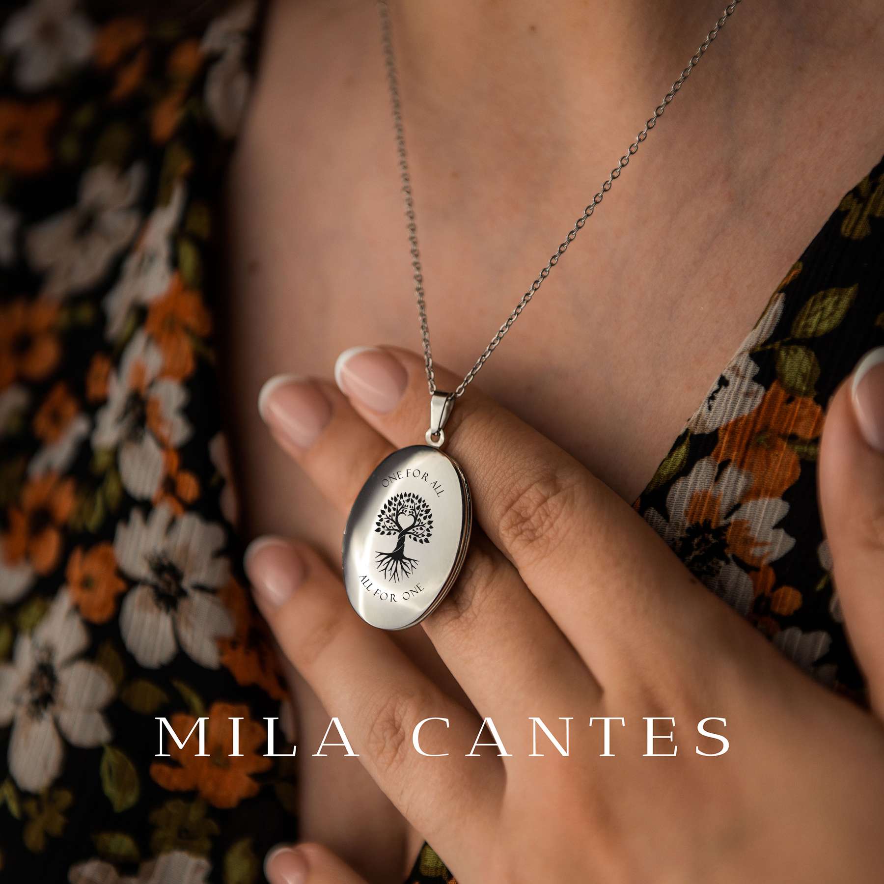 OVAL LOCKET | Family Tree - MILA CANTES